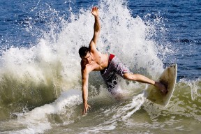 体育场馆夜间灯光秀成为城市新名片，体育场馆灯光配置方案